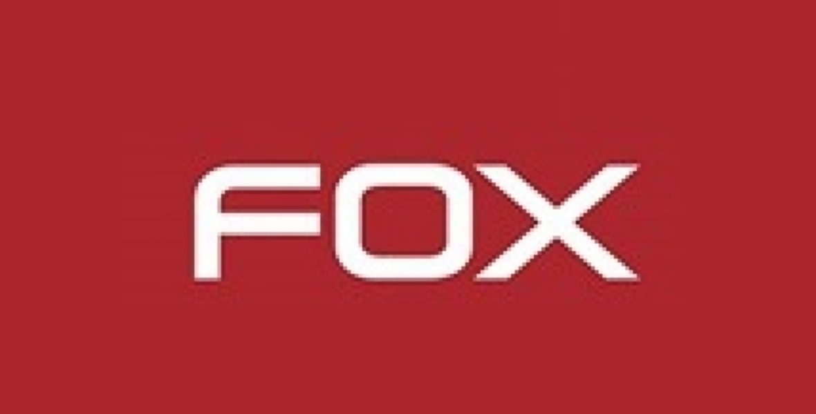 Фирма fox. Бренд Фокс. Fox бренд одежды. Fox логотип бренда. Одежда с логотипом лисы марка.