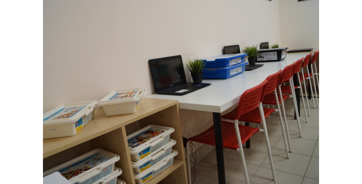 Оборудование филиала в городе Череповце: конструкторы, ноутбуки, мебель, все что необходимо для занятий.