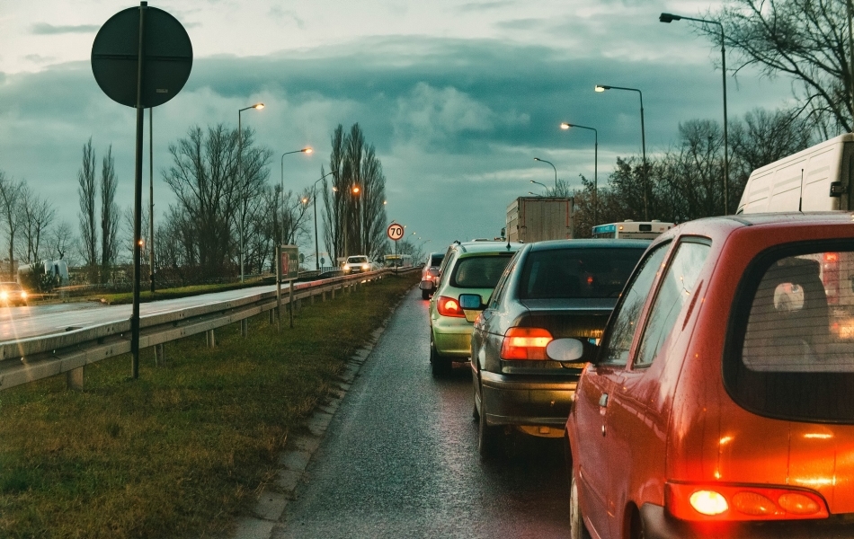 Дистанция автомобилей на дороге